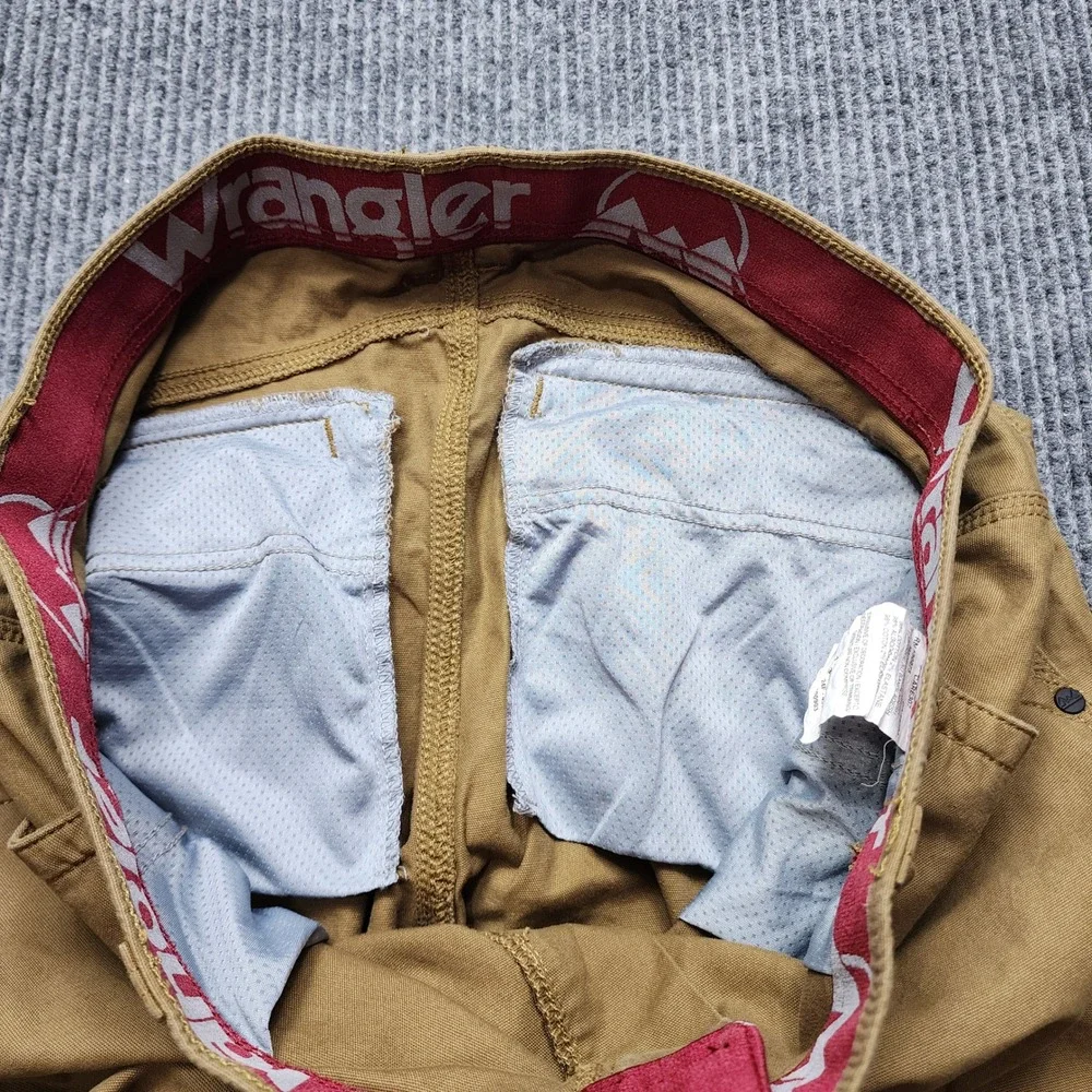 Wrangler ATG All Terrain Gear Mens 36x30 Khaki Tan Outdoor Stretch Pants